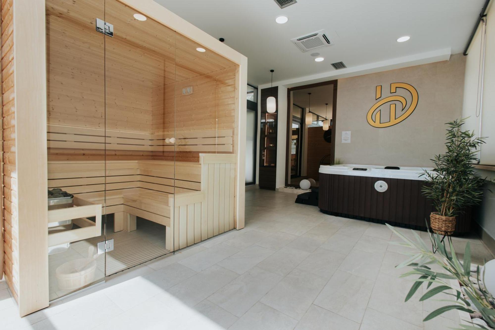 Hotel Diplomat By Aycon Будва Екстериор снимка